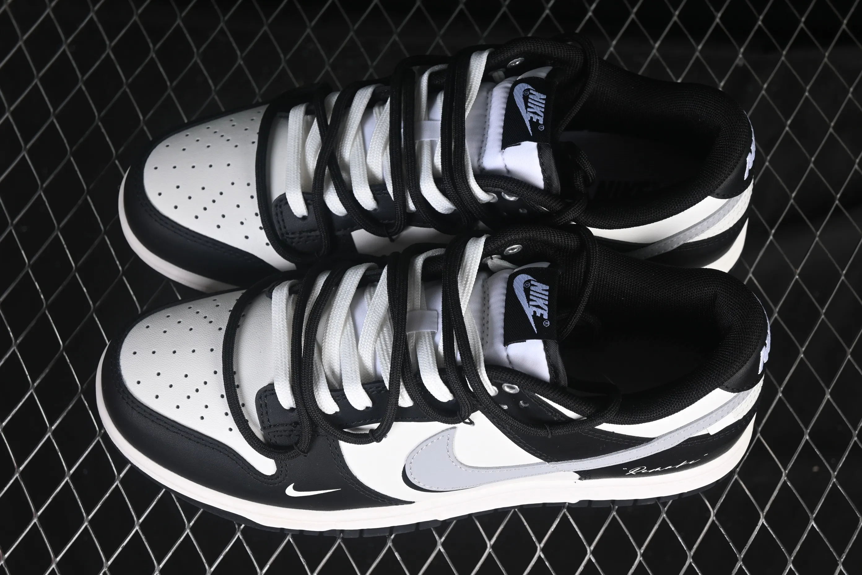 All Categories Nk SB Dunk Series Nk SB Dunk Low High-end Customized Low-top Shoes Nike SB Dunk Low "Just Do It" Straps Anniversary High-end Customized Low-top Casual Shoes BG0518-092